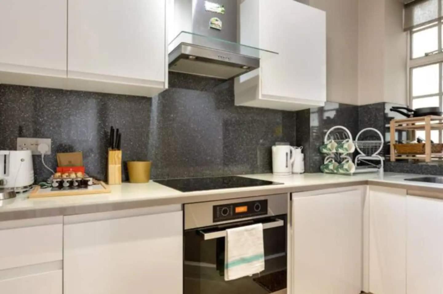 Apartament Modern 2 Bedroom In Marble Arch Londra
